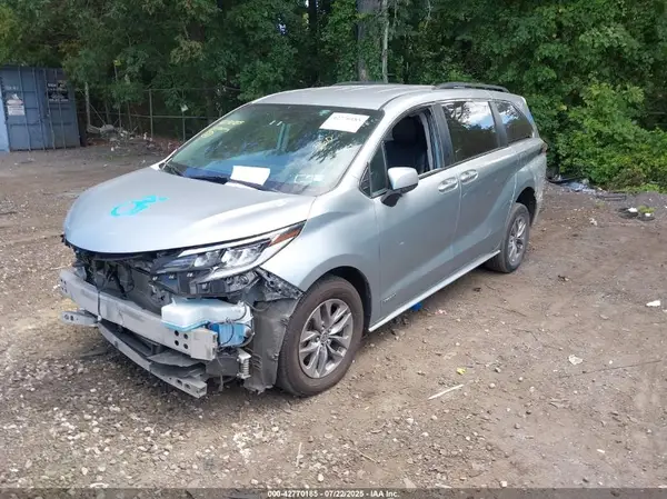 5TDKRKEC6MS065404 2021 TOYOTA SIENNA - Image 2