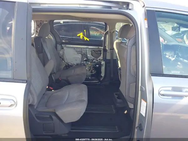 5TDKRKEC6MS068206 2021 TOYOTA SIENNA - Image 8