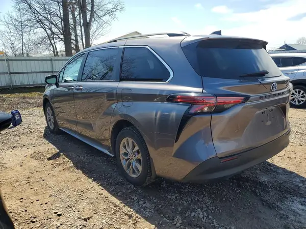 5TDKRKEC6MS071865 2021 TOYOTA SIENNA - Image 2