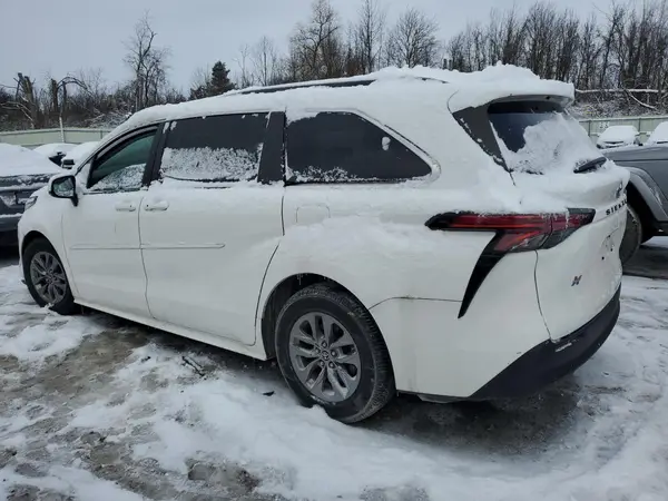 5TDKRKEC6NS075772 2022 TOYOTA SIENNA - Image 2