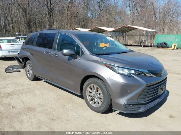 5TDKRKEC6NS092989 2022 TOYOTA SIENNA - Image 1
