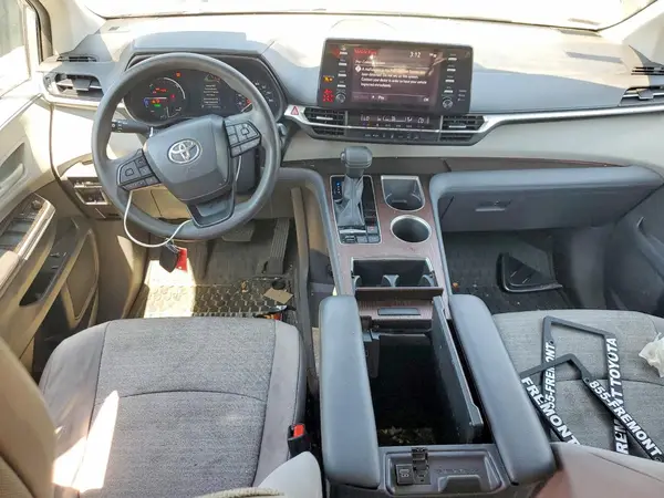 5TDKRKEC6NS100704 2022 TOYOTA SIENNA - Image 8