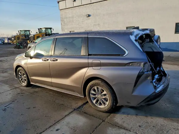 5TDKRKEC6NS107684 2022 TOYOTA SIENNA - Image 2