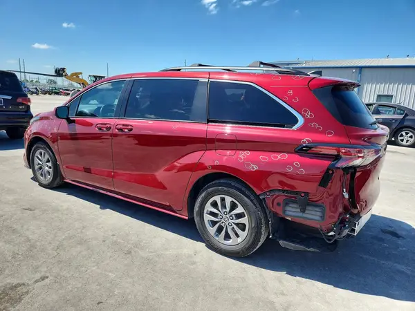 5TDKRKEC6NS121584 2022 TOYOTA SIENNA - Image 2