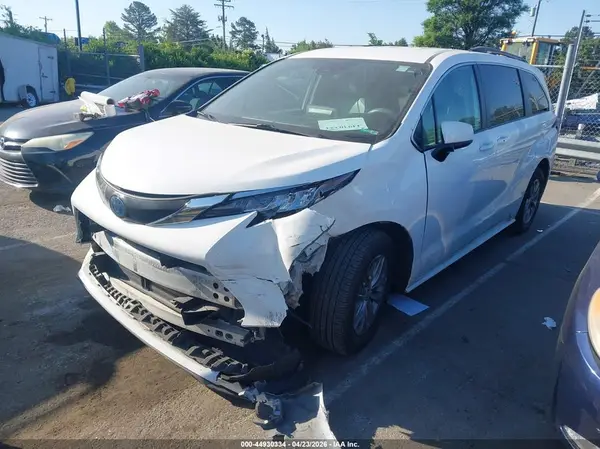 5TDKRKEC6NS129202 2022 TOYOTA SIENNA - Image 2