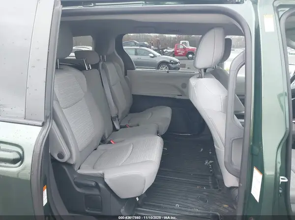 5TDKRKEC6PS144446 2023 TOYOTA SIENNA - Image 8