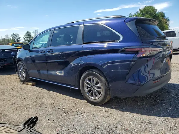 5TDKRKEC6PS146116 2023 TOYOTA SIENNA - Image 2