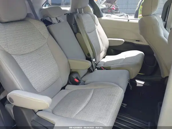 5TDKRKEC6PS152353 2023 TOYOTA SIENNA - Image 8