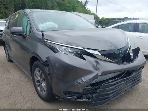 5TDKRKEC6PS157035 2023 TOYOTA SIENNA - Image 1