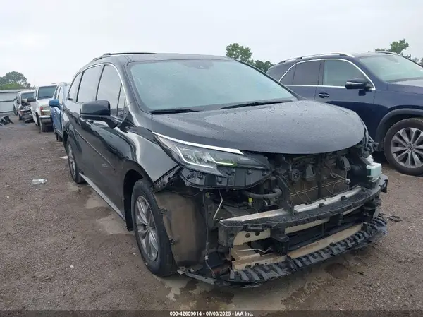 5TDKRKEC6PS167659 2023 TOYOTA SIENNA - Image 1