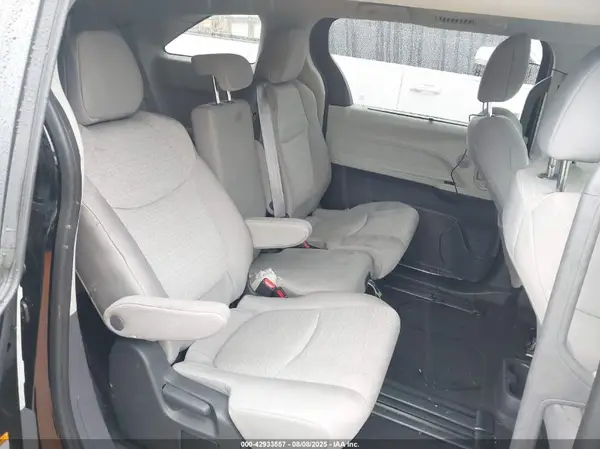 5TDKRKEC6PS172988 2023 TOYOTA SIENNA - Image 8