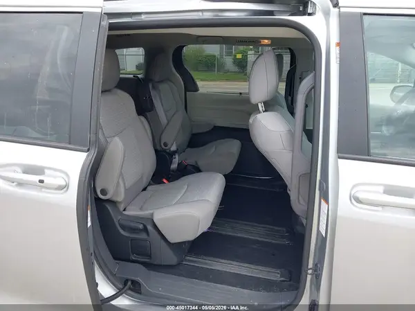 5TDKRKEC6PS175910 2023 TOYOTA SIENNA - Image 8