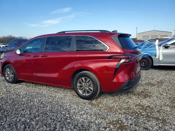 5TDKRKEC6PS178578 2023 TOYOTA SIENNA - Image 2