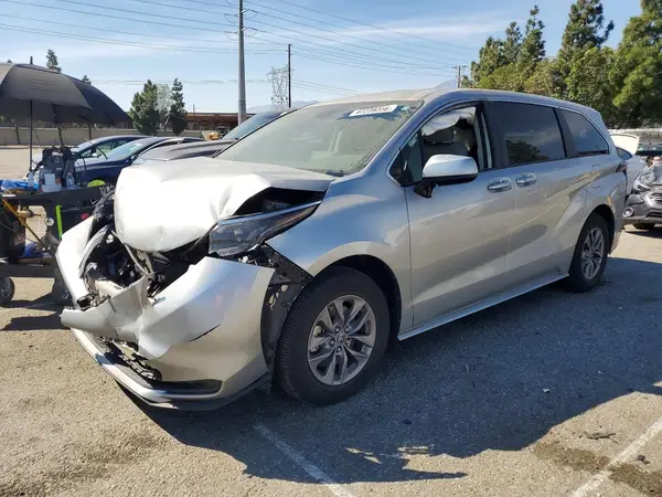 5TDKRKEC6RS188790 2024 TOYOTA SIENNA - Image 1