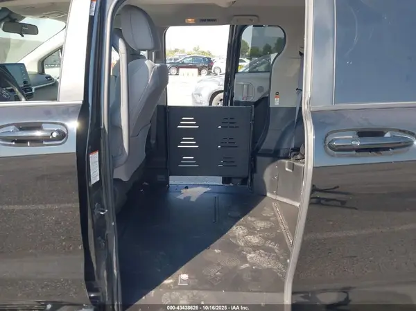 5TDKRKEC6RS206107 2024 TOYOTA SIENNA - Image 8