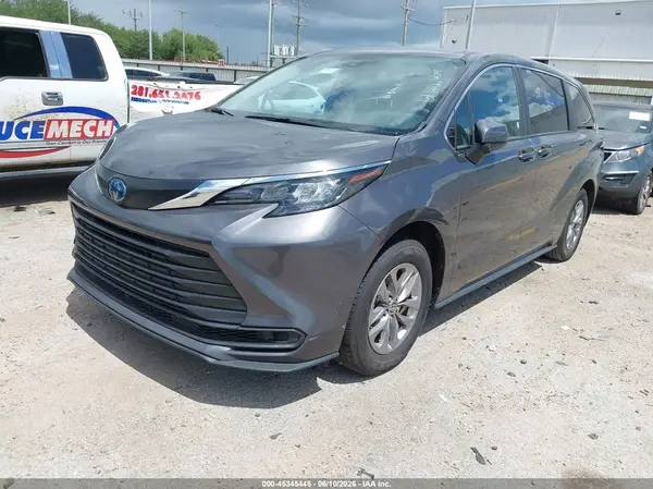 5TDKRKEC6SS225214 2025 TOYOTA SIENNA - Image 2