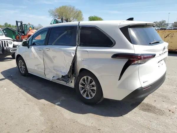 5TDKRKEC6SS225441 2025 TOYOTA SIENNA - Image 2
