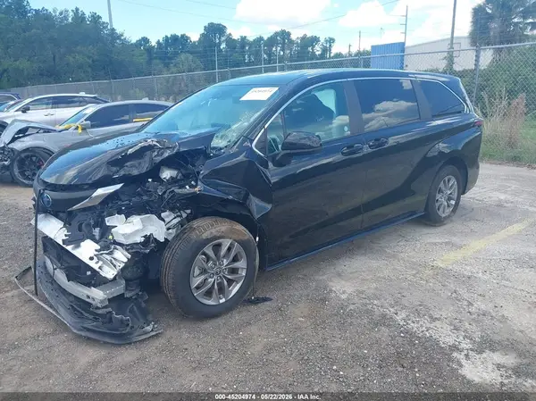 5TDKRKEC6SS231823 2025 TOYOTA SIENNA - Image 2