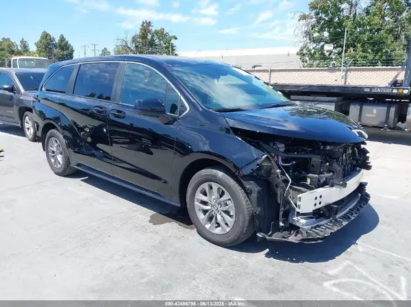 5TDKRKEC6SS233202 2025 TOYOTA SIENNA - Image 1