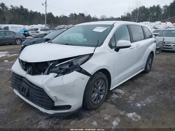5TDKRKEC6SS239310 2025 TOYOTA SIENNA - Image 2