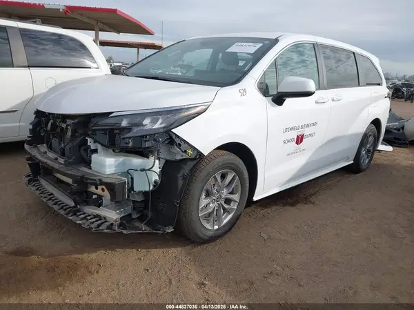 5TDKRKEC6SS266832 2025 TOYOTA SIENNA - Image 2