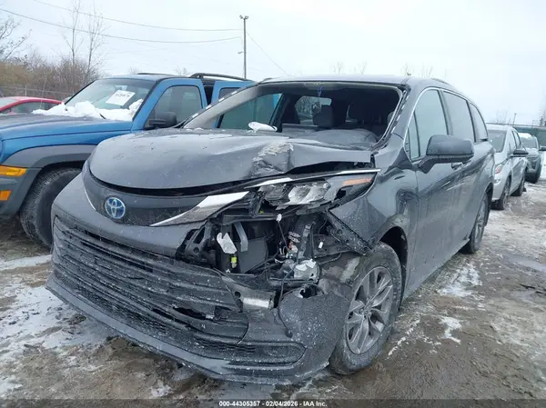 5TDKRKEC6SS283467 2025 TOYOTA SIENNA - Image 2