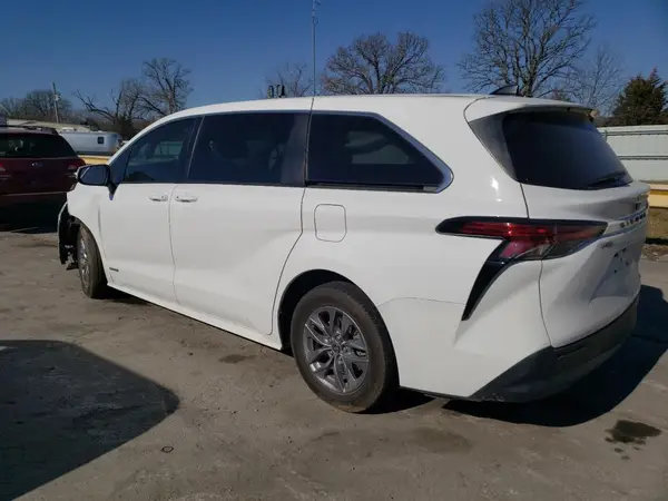 5TDKRKEC7MS013490 2021 TOYOTA SIENNA - Image 2