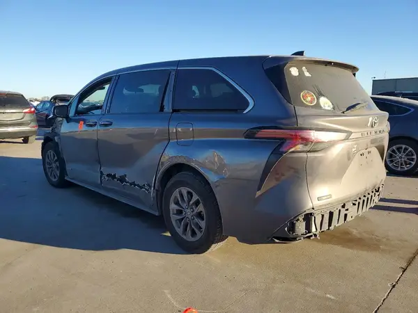 5TDKRKEC7MS018463 2021 TOYOTA SIENNA - Image 2