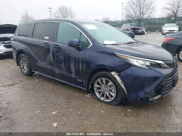 5TDKRKEC7MS019564 2021 TOYOTA SIENNA - Image 1