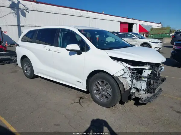 5TDKRKEC7MS019919 2021 TOYOTA SIENNA - Image 1