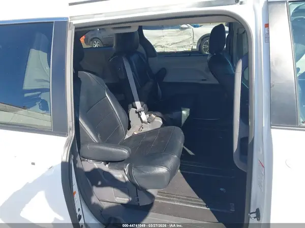 5TDKRKEC7MS019919 2021 TOYOTA SIENNA - Image 8