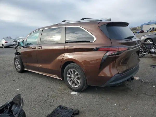 5TDKRKEC7MS020388 2021 TOYOTA SIENNA - Image 2