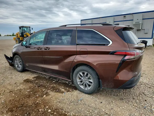 5TDKRKEC7MS023033 2021 TOYOTA SIENNA - Image 2