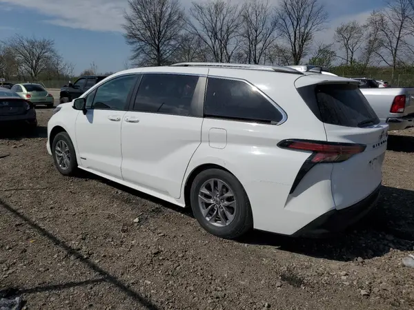 5TDKRKEC7MS027437 2021 TOYOTA SIENNA - Image 2