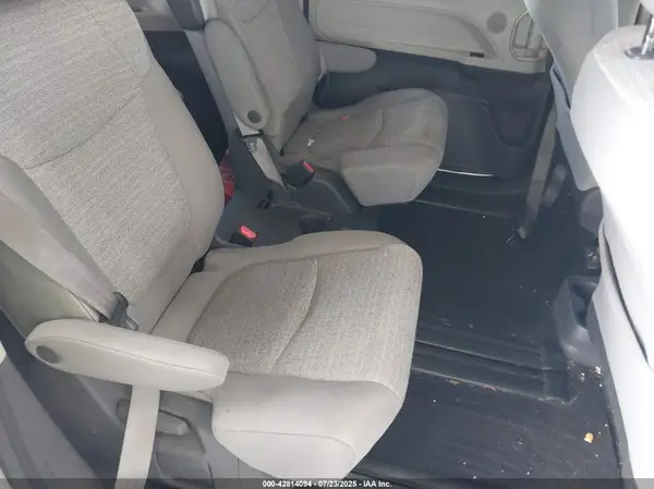 5TDKRKEC7MS041323 2021 TOYOTA SIENNA - Image 8
