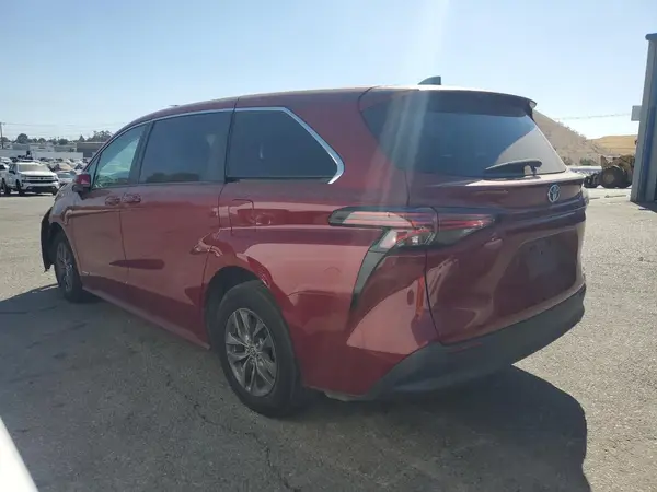 5TDKRKEC7MS045212 2021 TOYOTA SIENNA - Image 2