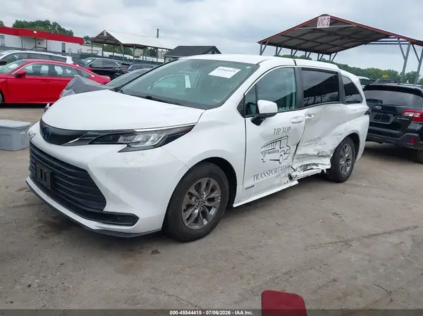 5TDKRKEC7MS045811 2021 TOYOTA SIENNA - Image 2