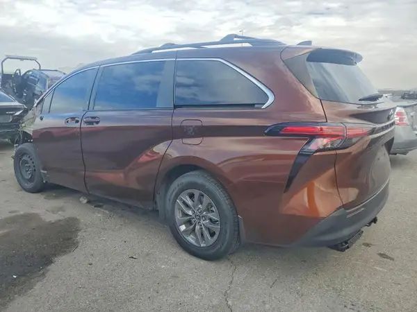 5TDKRKEC7MS055237 2021 TOYOTA SIENNA - Image 2