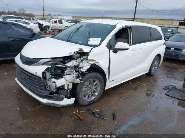 5TDKRKEC7MS064763 2021 TOYOTA SIENNA - Image 2