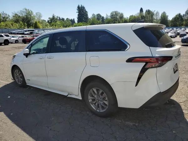 5TDKRKEC7MS069350 2021 TOYOTA SIENNA - Image 2