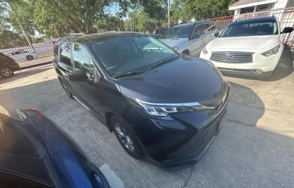 5TDKRKEC7NS086697 2022 TOYOTA SIENNA - Image 1