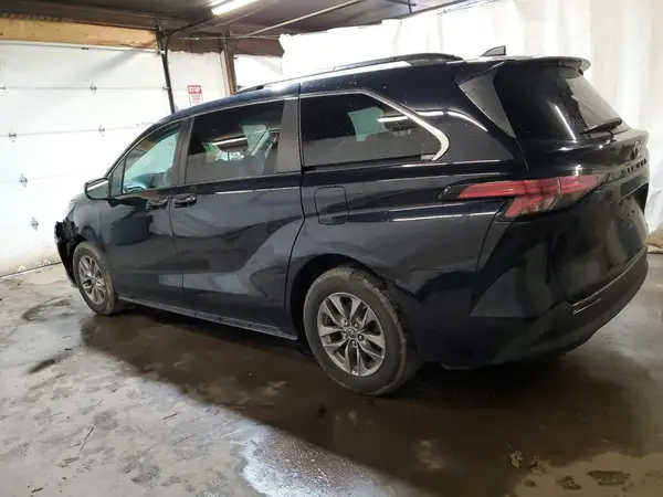 5TDKRKEC7NS087364 2022 TOYOTA SIENNA - Image 2