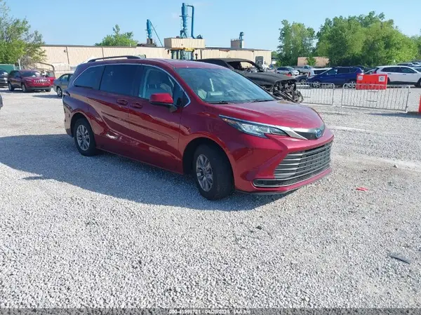 5TDKRKEC7NS095271 2022 TOYOTA SIENNA - Image 1