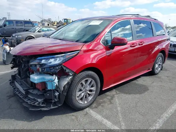 5TDKRKEC7NS096484 2022 TOYOTA SIENNA - Image 2