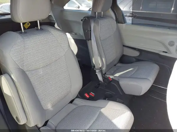 5TDKRKEC7NS098087 2022 TOYOTA SIENNA - Image 8