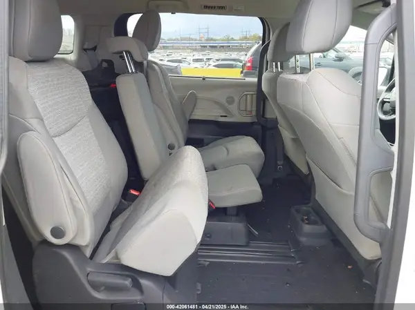 5TDKRKEC7NS119925 2022 TOYOTA SIENNA - Image 8