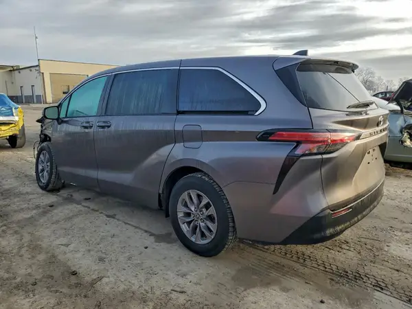 5TDKRKEC7NS122257 2022 TOYOTA SIENNA - Image 2