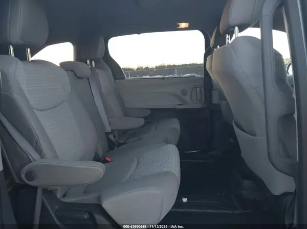 5TDKRKEC7PS140230 2023 TOYOTA SIENNA - Image 8