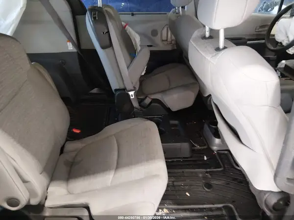 5TDKRKEC7PS142477 2023 TOYOTA SIENNA - Image 8