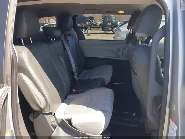 5TDKRKEC7PS150918 2023 TOYOTA SIENNA - Image 8